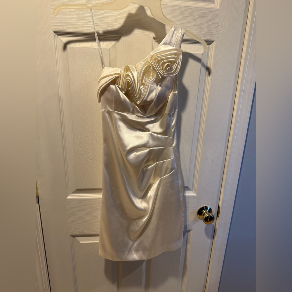 Hailey Logan by Adrianna Papell Cream / White One-Shoulder Dress
